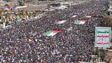 بحشود مليونية غير مسبوقة.. الشعب اليمني يؤكد المضي في التصعيد ضد العدو ردا على جرائمه بغزة 