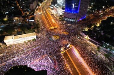Los sionistas continúan sus protestas semanales contra el plan de Netanyahu para reformar el poder judicial