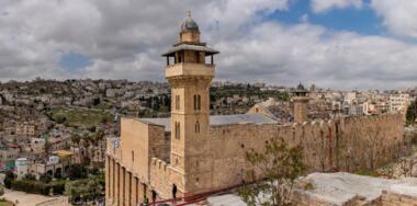  وزير الأوقاف الفلسطيني: الاحتلال يرفض تسليم الحرم الإبراهيمي في عيد الفطر