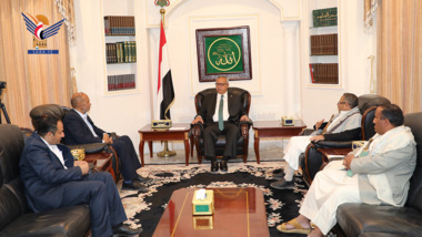 Sana'a PM sees preparations for 'Palestine Uma's key cause' conference