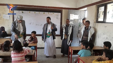 تعز .. تفقد أنشطة الدورات الصيفية في مديرية التعزية
