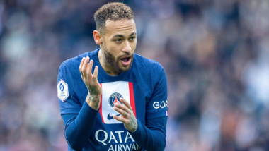 El brasileño Neymar fue multado con 3,3 millones de dólares por violaciones ambientales