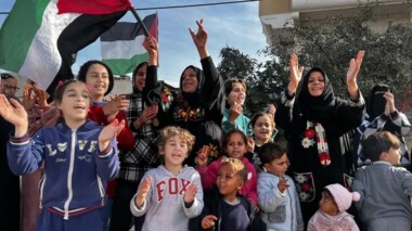 غزه خاکستر نسل کشی صهیونیست ها را پس از آنکه بر تمام جنبه های زندگی تأثیر گذاشت، می ریزد