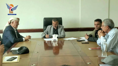 وزير الكهرباء ومحافظ إب يناقشان أوضاع مشاريع الكهرباء والمياه في المحافظة