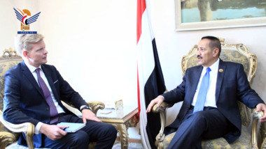 وزير الخارجية يلتقي مبعوث الأمين العام للأمم المتحدة إلى اليمن