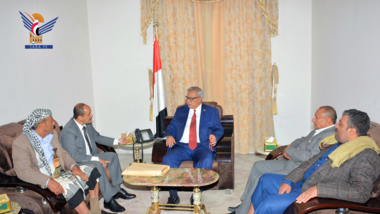 رئيس الوزراء يشيد بالمبادرات الاجتماعية لأبناء الضالع