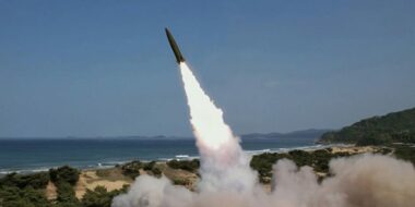 كوريا الشمالية تختبر إطلاق صاروخ باليستي تكتيكي باستخدام نظام ملاحي جديد