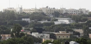 الشرطة الصومالية تعلن السيطرة على هجوم مسلح بأحد فنادق العاصمة