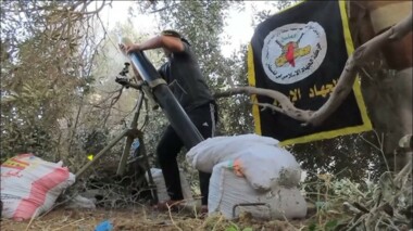Al-Quds Brigades bombs Zionist military crane in Khan Yunis, south Gaza