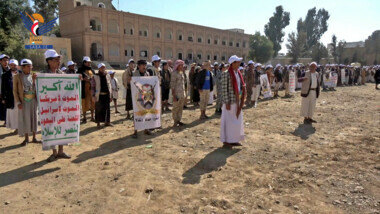 Un spectacle populaire auprès des habitants de plusieurs quartiers de Bani Al-Harith inscrits aux cours de mobilisation