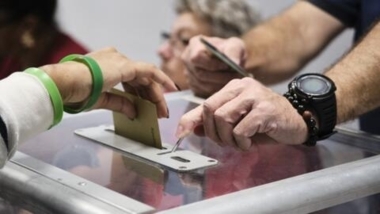 French vote in first round of early legislative elections