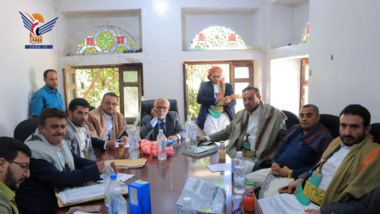 Discusión de los preparativos para la celebración de la exposición “Hecho en Yemen feliz” en la capital sanaa