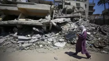 UNRWA: 'Appalling' conditions for 15,000 displaced people in Deir al-Balah school