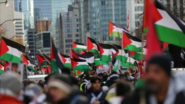 100 ألف بنغلاديشي يتظاهرون للتنديد بالإبادة الصهيونية في غزة