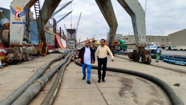 Visite sur le terrain des installations pétrolières à Hodeida pour examiner les procédures douanières