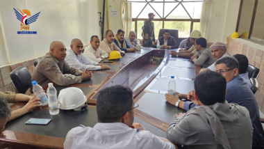 Discussing Bajil Cement Factory restarting