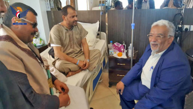 باجعالة يطمئن على صحة المدير التنفيذي لصندوق رعاية المعاقين الدكتور مغلي