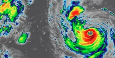 El huracán Helen se intensificó a categoría 4 a medida que se acercaba a Florida