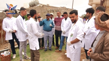 La Secretaria de La Capital inaugura un campamento médico veterinario en el distrito de Bani Al-Harith