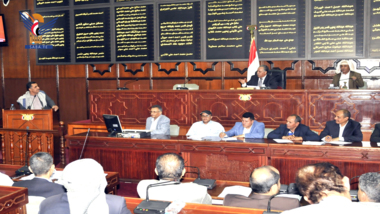 مجلس النواب يستهجن تناقضات إعلام تحالف العدوان واستهتاره بمعاناة الشعب اليمني 