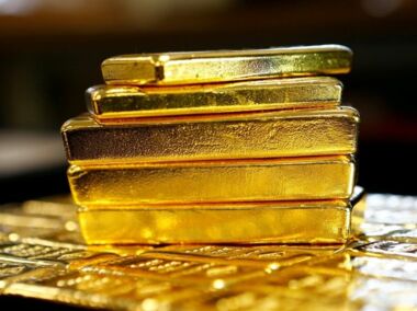 الذهب يتجه لتحقيق أفضل أداء أسبوعي منذ أبريل الماضي