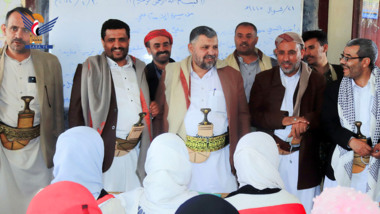 Le ministre de la Jeunesse inspecte les activités des cours d'été à Sanaa