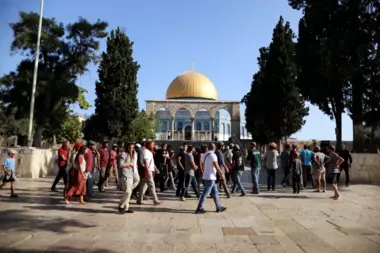 Zionistische Siedler dringen Al-Aqsa und führen dort talmudische Rituale ein