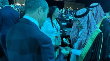 لقاء وزيري التجارة السعودي والصهيوني.. خطوة سعودية جديدة نحو التطبيع