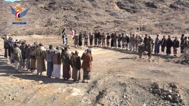 قيادات في كتائب الدعم والإسناد ومؤسسة المياه بالأمانة تزور المرابطين بجبهة حريب 