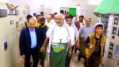 Electricity Minister inspects progress of work on improving electrical network in Hodeida