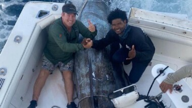 ثلاثة صيادين ينجحون في اصطياد ثاني أضخم سمكة في جنوب إفريقيا