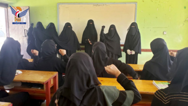 Vérification du processus éducatif dans les centres d'été pour filles à Amran