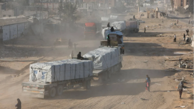 Por tercer día consecutivo, los camiones de ayuda siguen llegando a la Franja de Gaza
