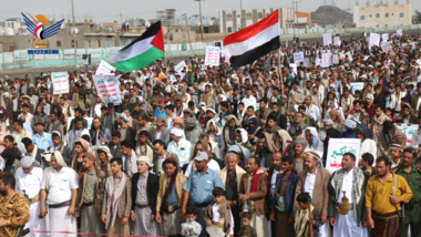 Taiz: Demonstrationsmärschen auf 44 Plätzen erklären: „Wir werden Gaza und die heiligen Stätten weiterhin unterstützen, ungeachtet der Herausforderungen.“