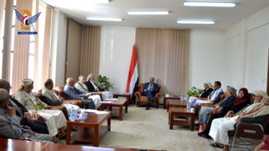 Yemeni Shura council presidency discusses council activity, national, Palestinian developments