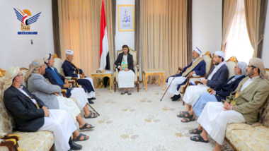 الرئيس المشاط يشيد بدور العلماء في التصدي للعدوان الأمريكي السعودي وتحصين الجبهة الداخلية 