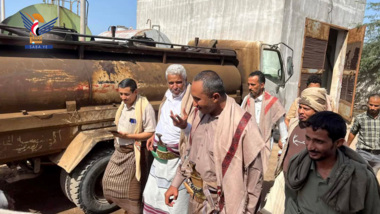 Minister für Verkehr und Bauwesen und der Gouverneur von Hodeidah überprüfen den Fortschritt der Arbeiten im Hafen von Hodeidah