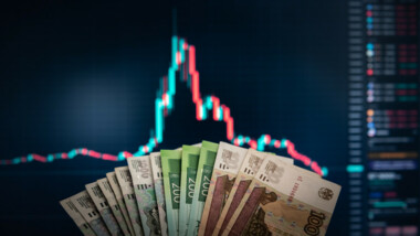 البنك المركزي الروسي يعتمد إجراءات للتخلي عن الدولار واليورو