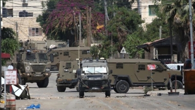 العدو الإسرائيلي يقتحم قبلان ومستوطنون يهاجمون مركبات الفلسطينيين قرب عصيرة القبلية