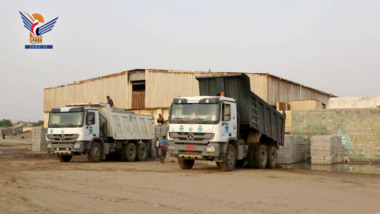 Supporting flood victims in Zabid, Hodeida with bricks, cement