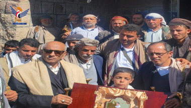 أعضاء من مجلس الشورى يزورون أسرة الشهيد عبدالقوي الجبري بذمار