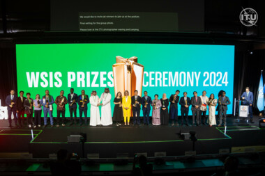 سلطنةُ عُمان تفوز بالمركز الأول ضمن جوائز القمّة العالميّة لمجتمع المعلومات بجنيف