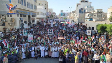 حشود جماهيرية كبرى في 21 ساحة بالحديدة تضامناً مع الشعب الفلسطيني