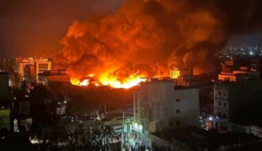 اندلاع حريق ضخم في سوق كبيرة وسط عاصمة تونس
