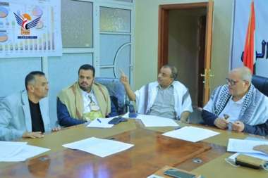 Al-Nuaimi leitet Treffen zur Erörterung der Verfahren zur Umsetzung des Projekts zum Aufbau des nationalen Rahmens für Agrarpolitik