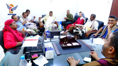 Erörterung des Mechanismus der Verteilung von Saatgut an Landwirte im Gouvernement Hodeidah