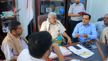 Hodeidah-Gouverneur diskutiert rechtliche verfahren zur Beseitigung von Bauverstöße