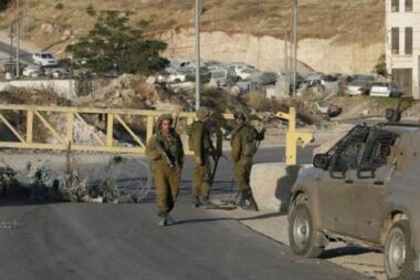 Zionistischer Feind setzt seine Belagerung der Stadt Burka nordwestlich von Nablus fort