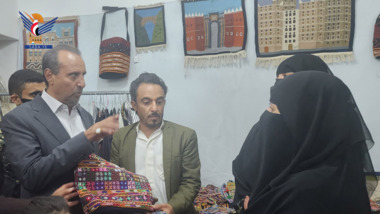 وزير الثقافة والسياحة يدشن دورة تدريبية في مجال صناعة الحلويات بصنعاء 