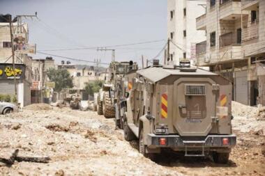 العدو الإسرائيلي يقتحم العرقة ويدفع بتعزيزات إلى جنين
